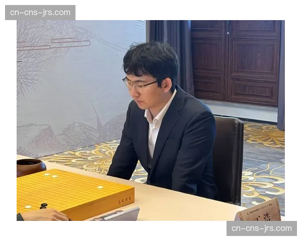 丁浩2-0胜范廷钰实现中国围棋国手赛三连冠:AI时代围棋战术演变 丁浩2-0胜范廷钰实现中国围棋国手赛三连冠:AI时代围棋战术演变